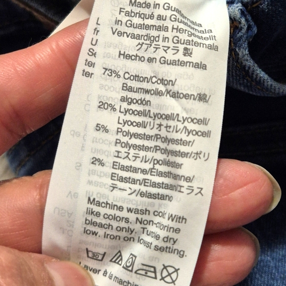 Madewell Blue High Rise Jeans with Subtle Flare..SIZE:26 - Picture 13 of 13